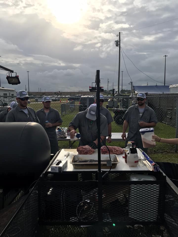 swine and dine team preparing their food 4